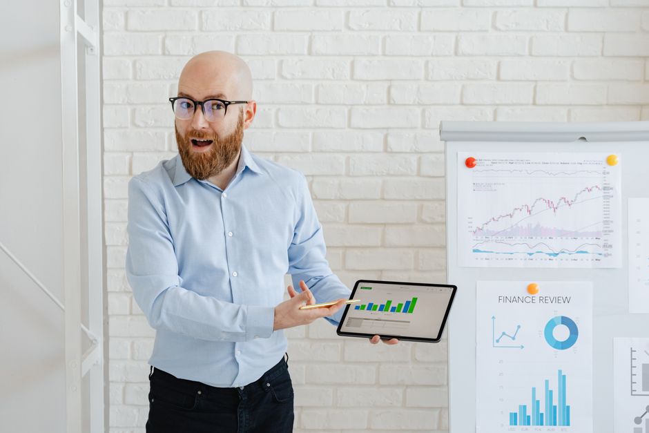 Marketing-Plan und Roadmap auf Papier